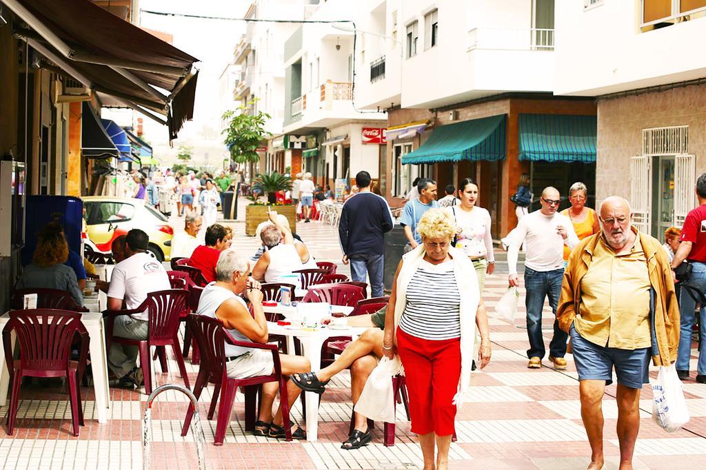 Las Galletas Plaza Exterior photo